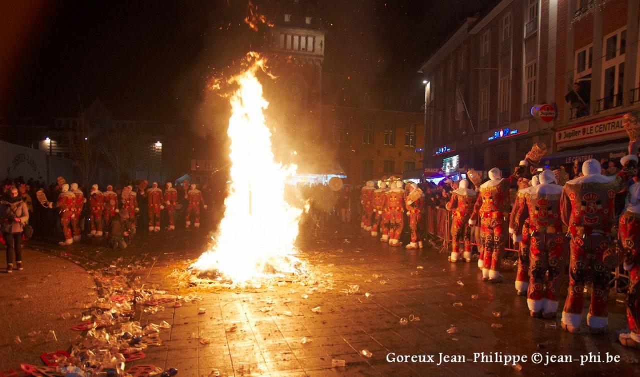 Carnaval 2016 : Brûlage de bosses
